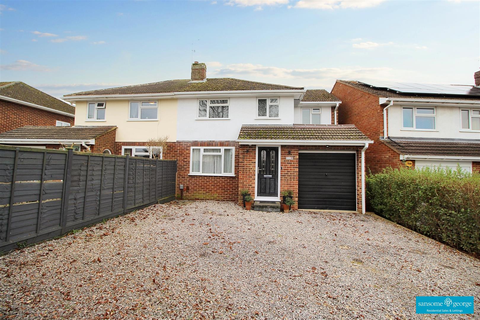 3 bed property in Causmans Way, Reading